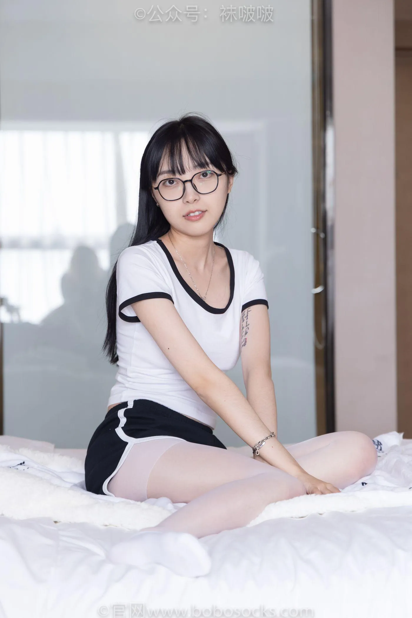 [BoBoSocks袜啵啵]NO.037 稚予-帆布鞋、短白棉袜、白丝 [136P]插图1
